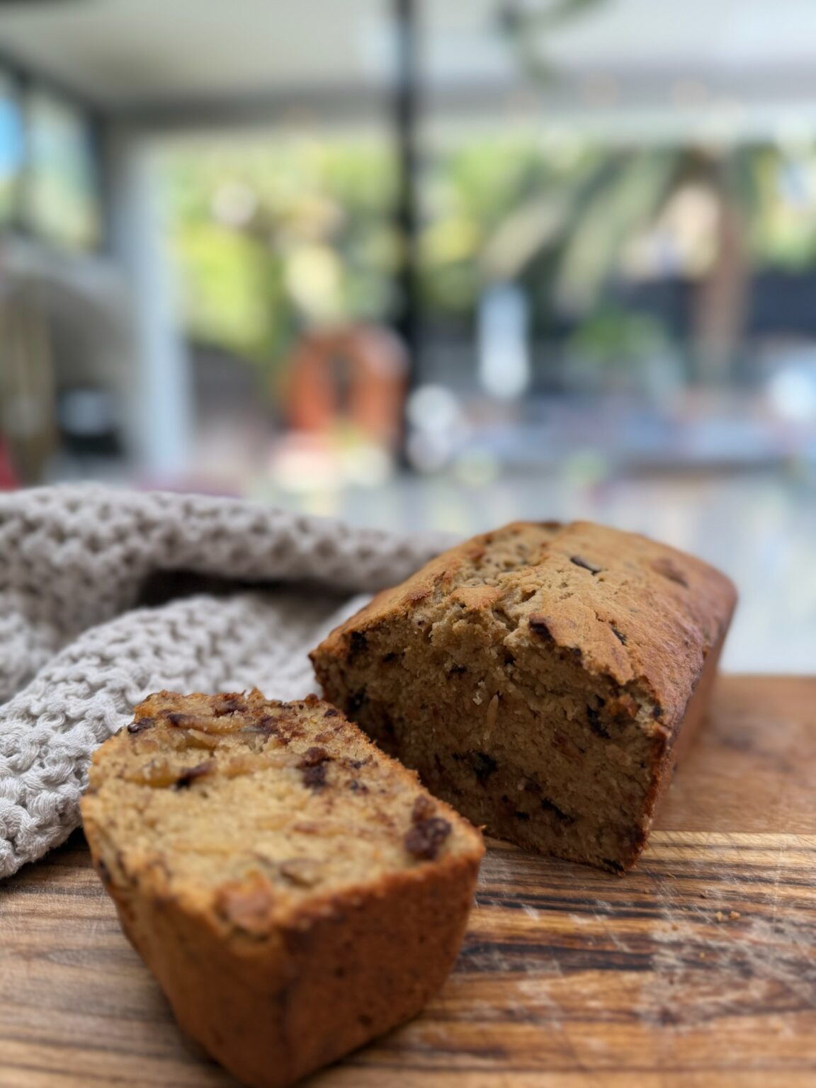 Anna's ULTIMATE Banana Bread Recipe